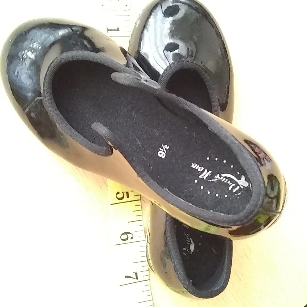 Dancing shoes 9,5 girls